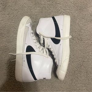 Nike Womens Blazers Mid '77